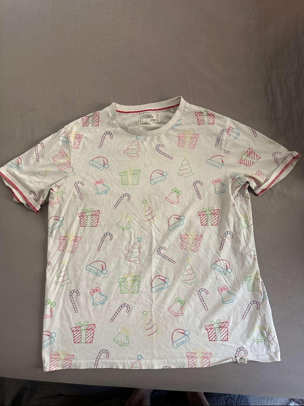 Free Planet White Short Sleeve Holiday Print Tee with Red, Green, Blue Accents